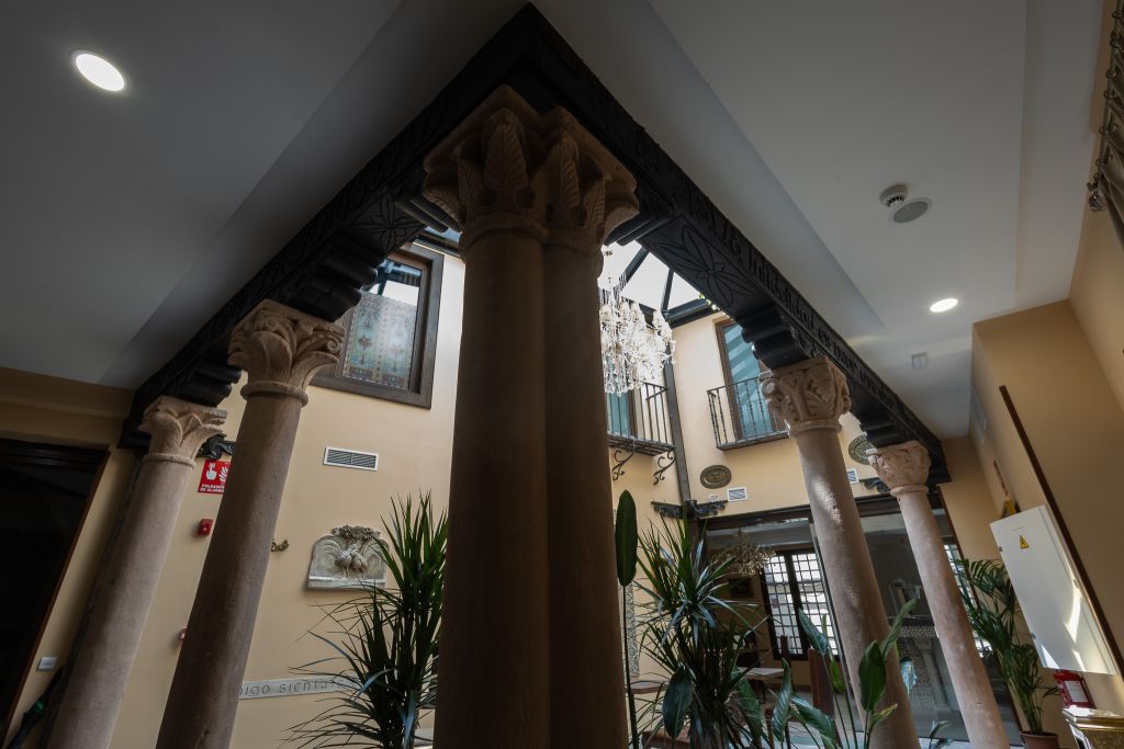 Hotel Boutique Casón de los López